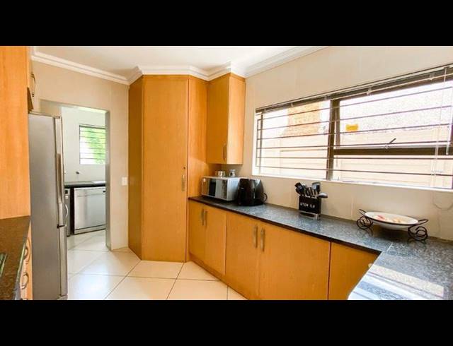 3 BEDROOM HOUSE FOR SALE IN RACEVIEW